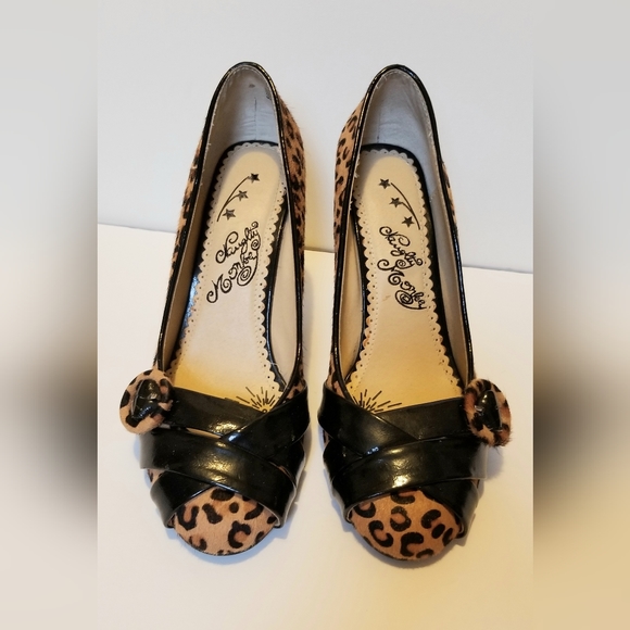Naughty Monkey Animal Print Fur heels size 8 - Picture 2 of 10